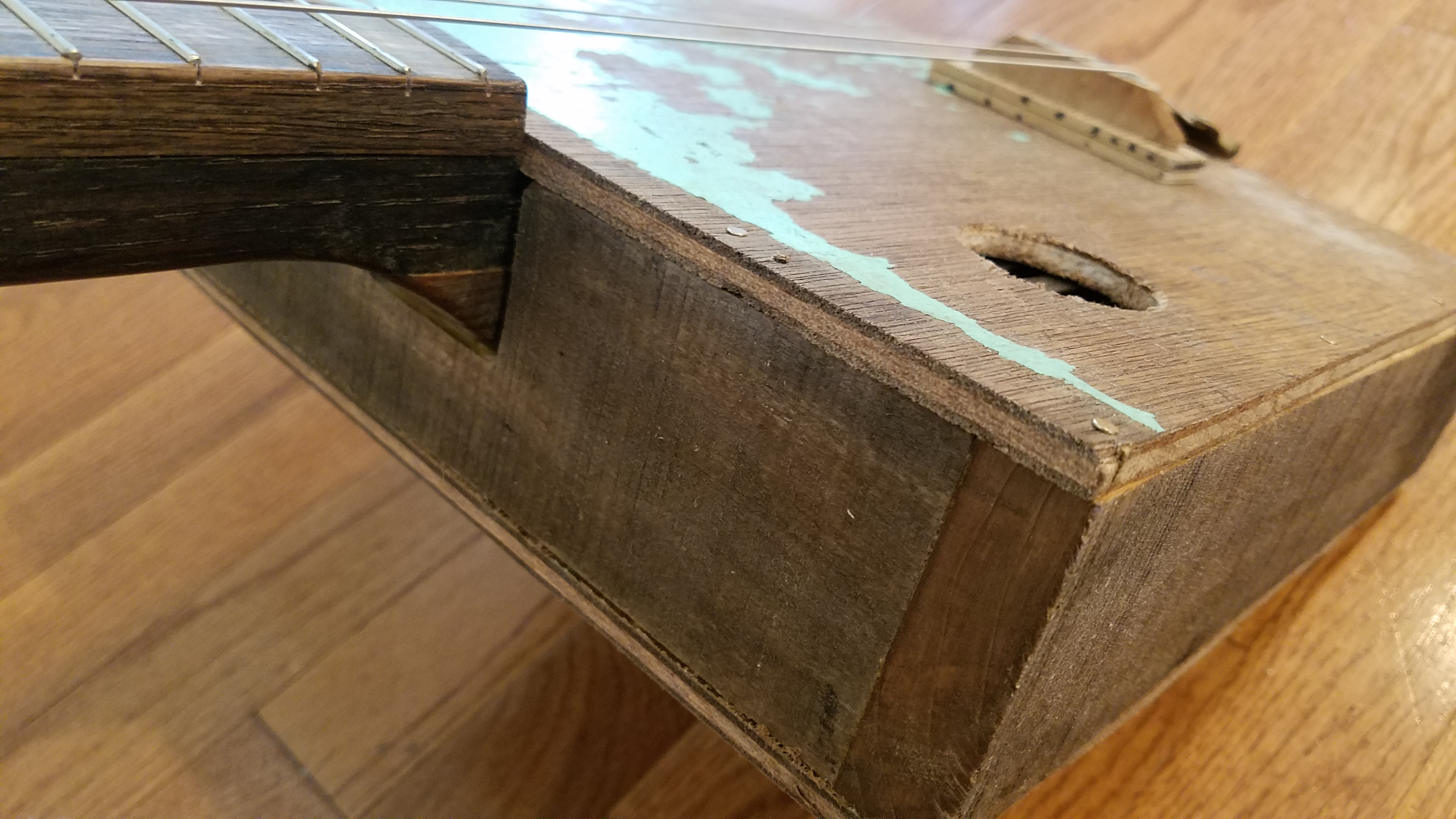 Everything about this guitar says “wear and tear”