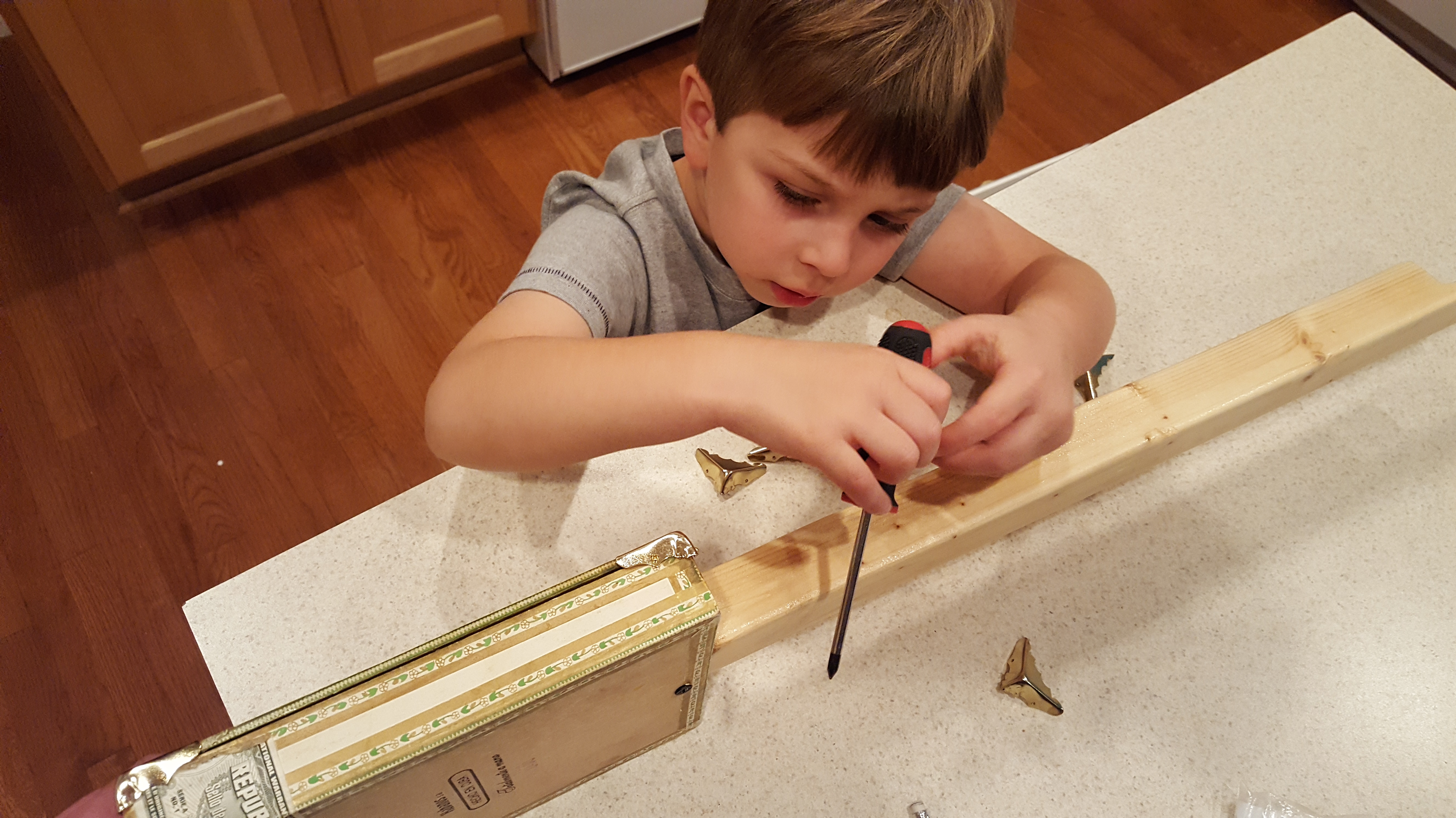 Adding box corners because they make the gitty look fancy