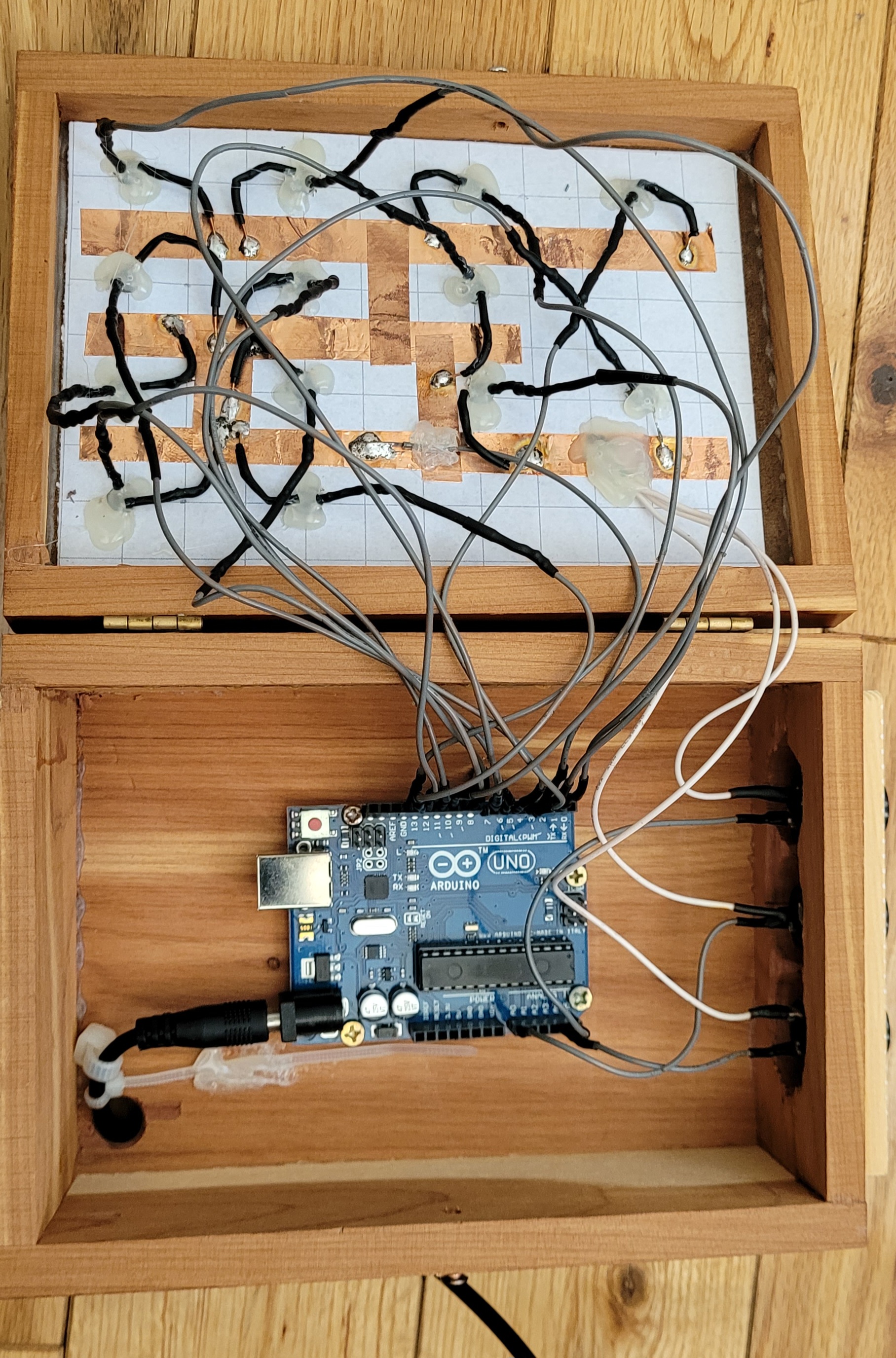 All done with the wiring. I used copper tape to keep the number of wires to a minimum