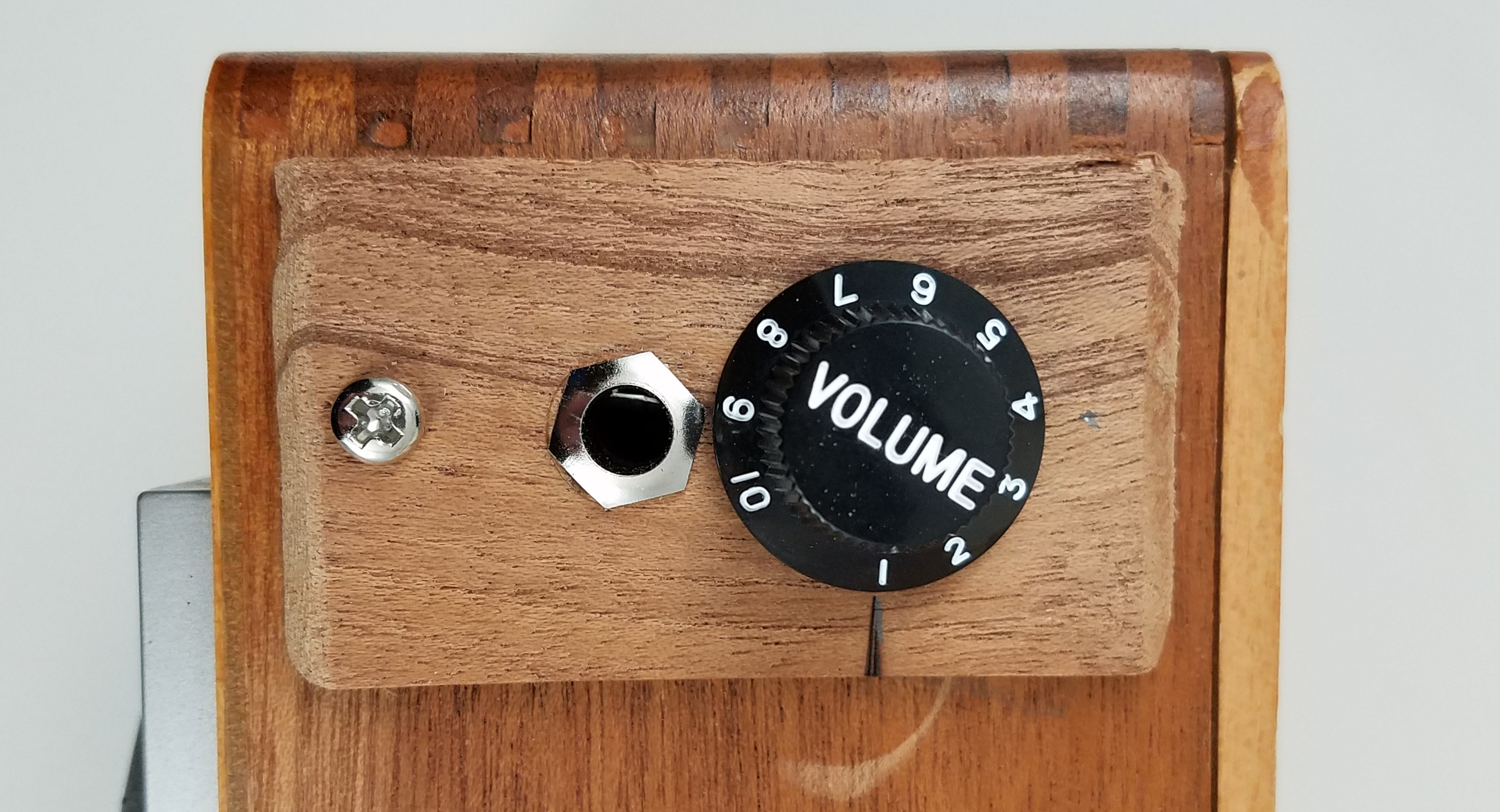 1/4″ jack and volume pot