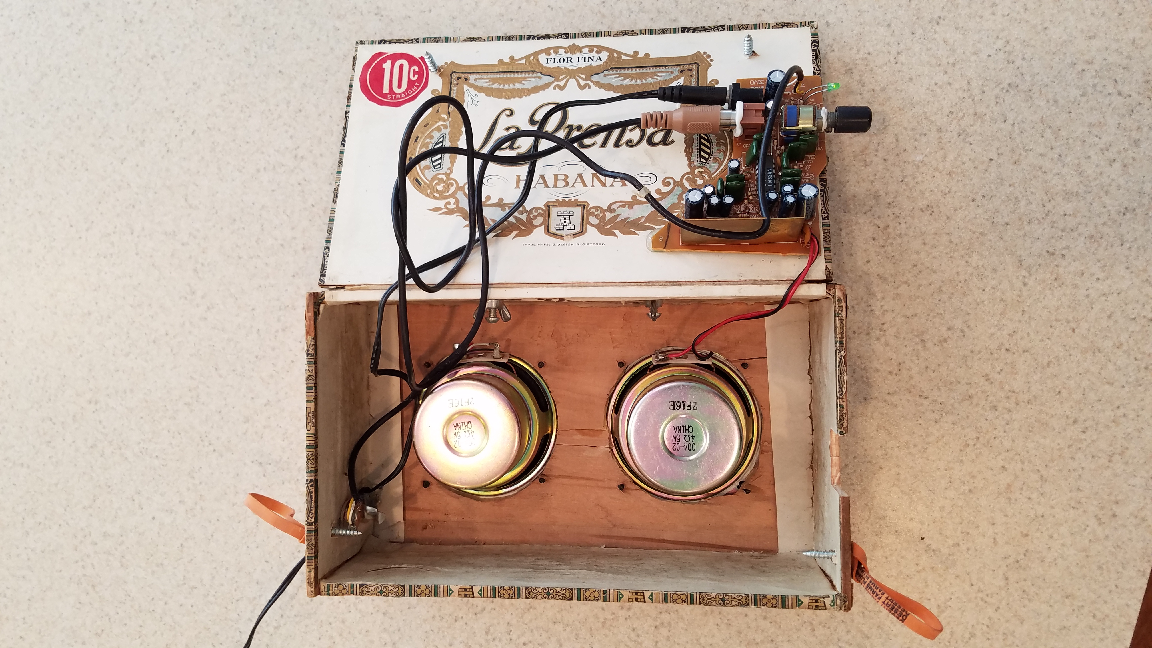 I couldn&rsquo;t fit the circuitry inside the box so I attached it to the lid