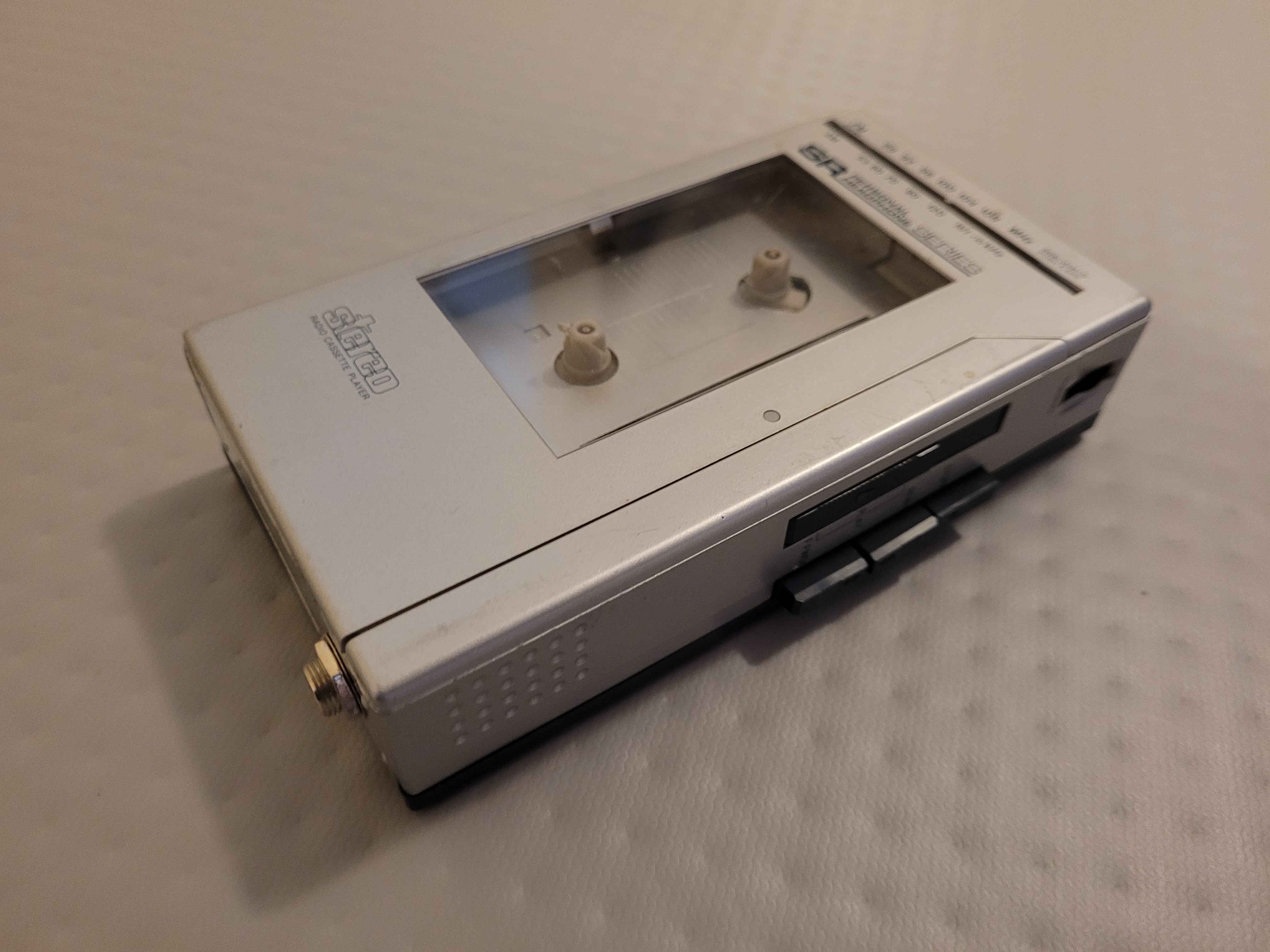 The finished product. No changes other than a 3/4″ input jack