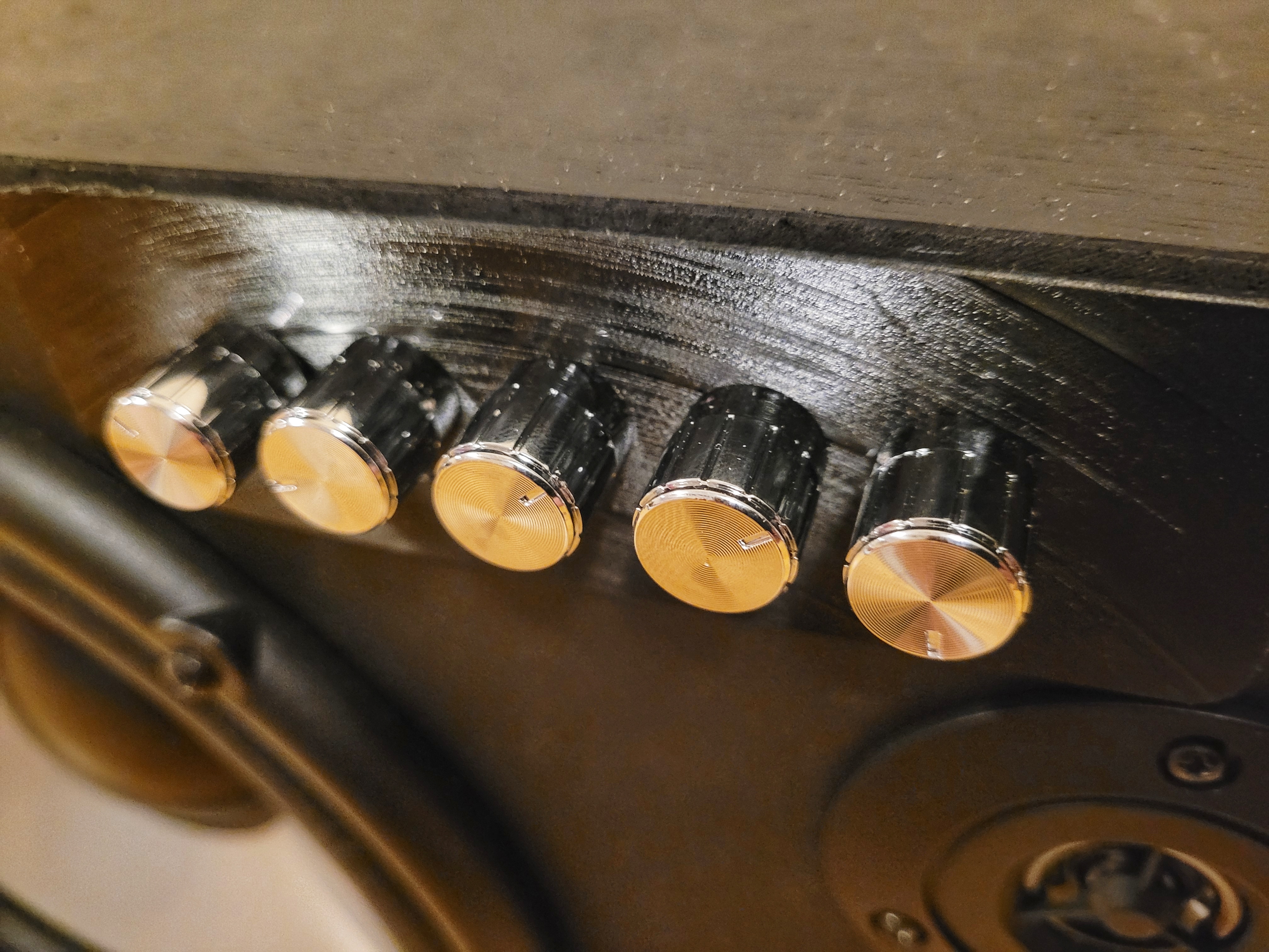 The plate is made from an old record. I find vinyl to be a very versatile material, plus it gives it a retro vibe.