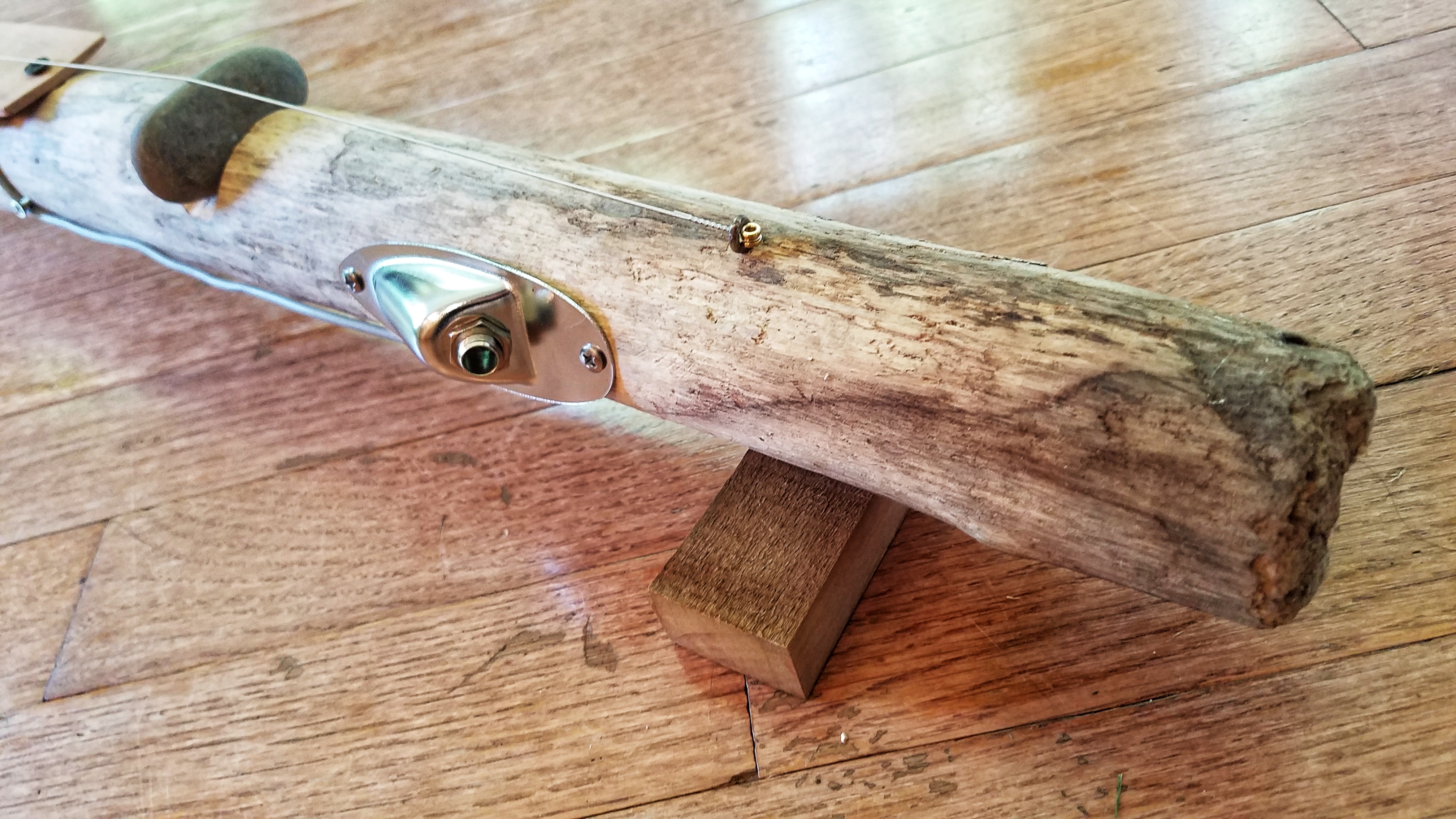 Added supports so it can be played on a table