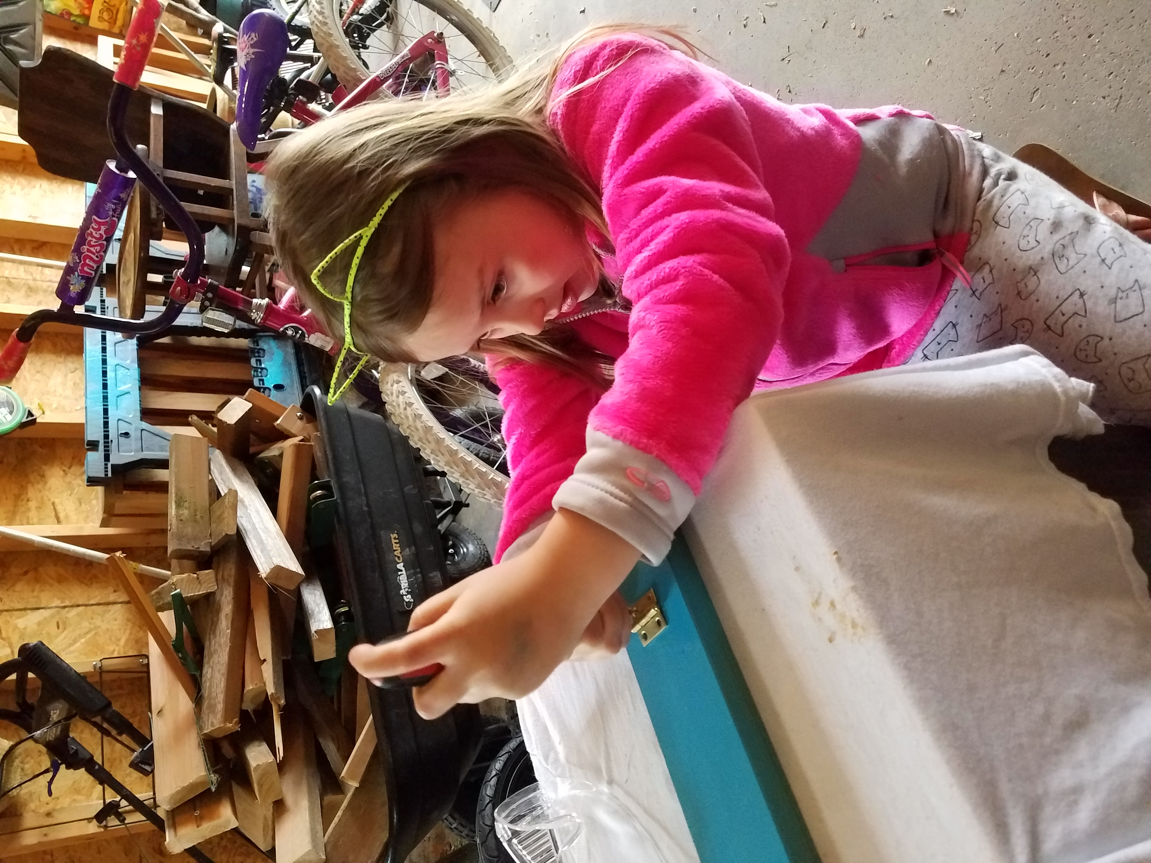 Adding a hinge to hold the string