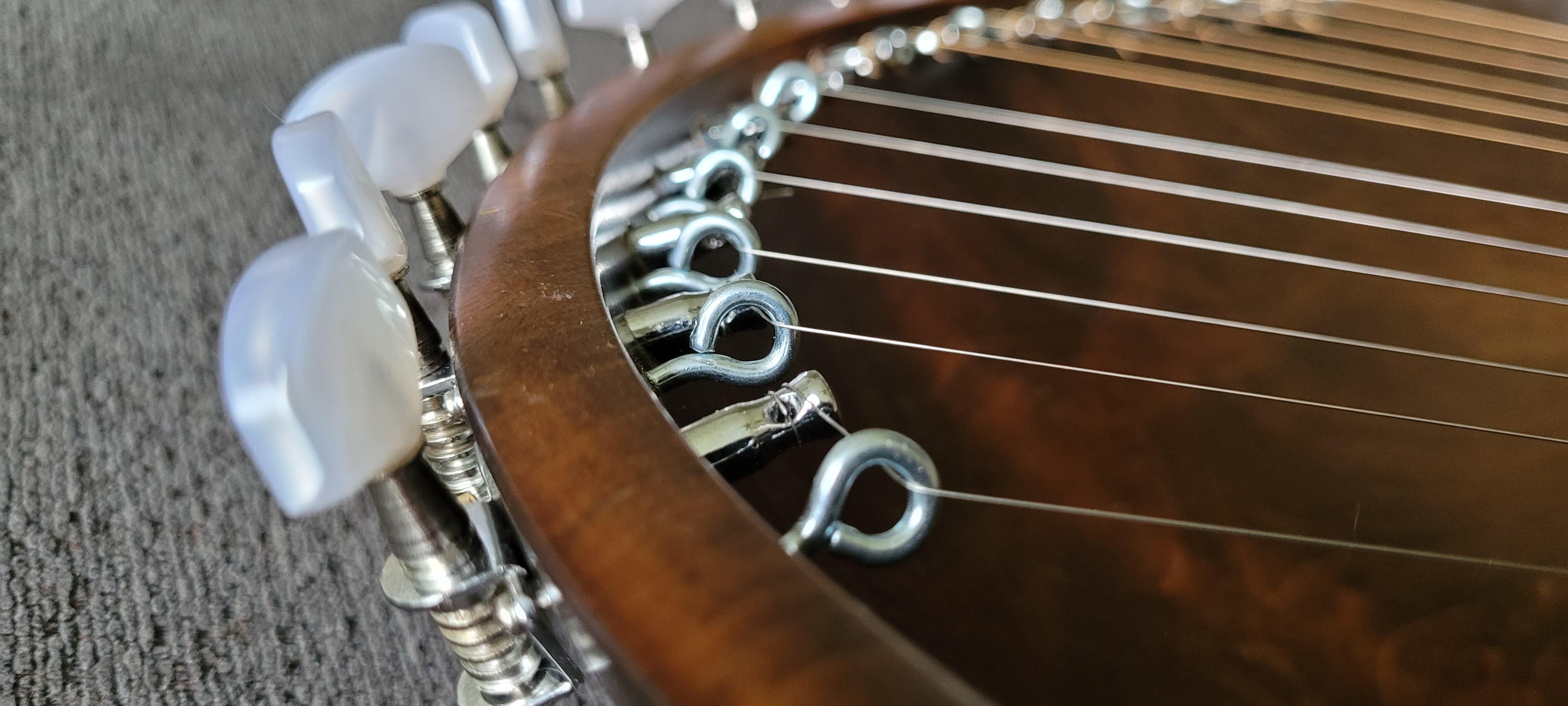 String trees and tuners