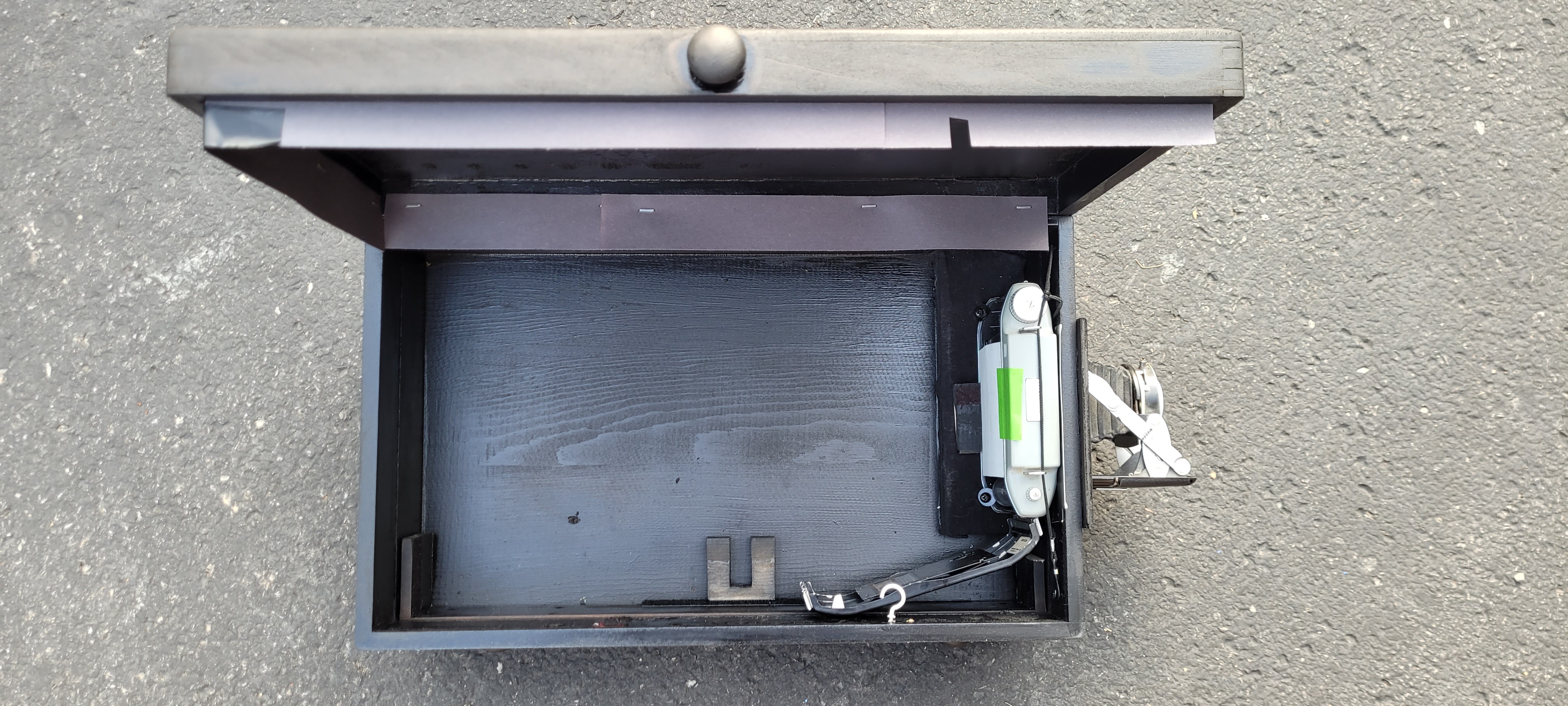 Top view of the open box. Lots of wasted space behind the cellphone holder, but could use it to store other types of paper to use for different effects